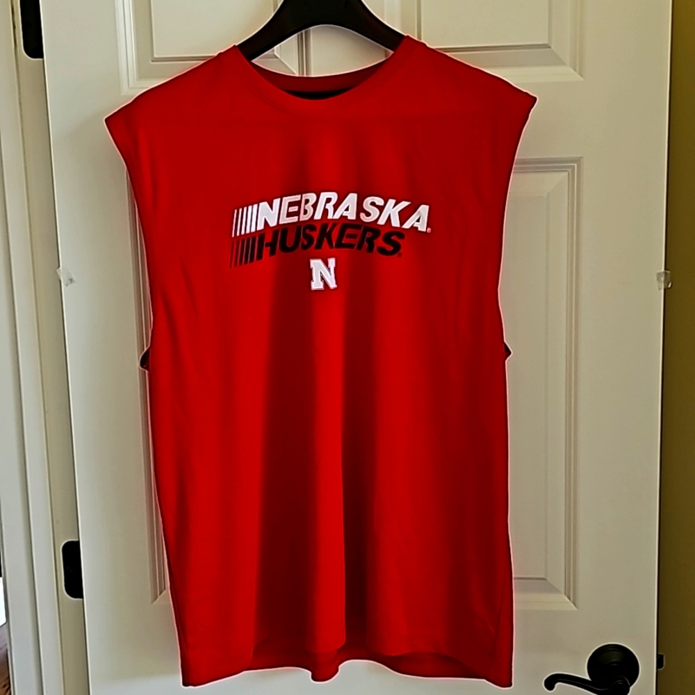 Nebraska Huskers Men's Red Sleeveless Shirt, 2XL. NWOT